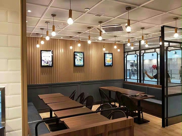 泰式餐厅桌椅