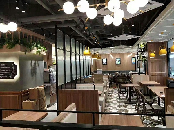 泰式餐厅桌椅