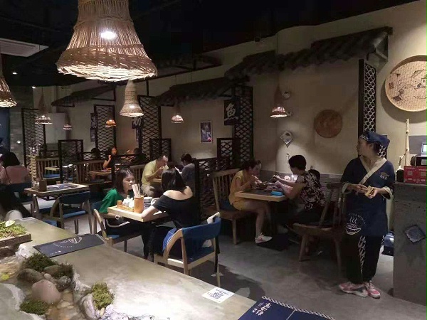 餐饮桌椅批发
