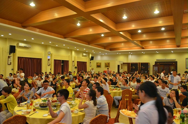 餐饮家具厂