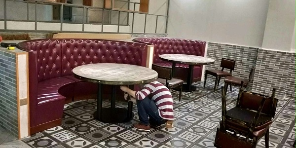 主题餐厅桌椅