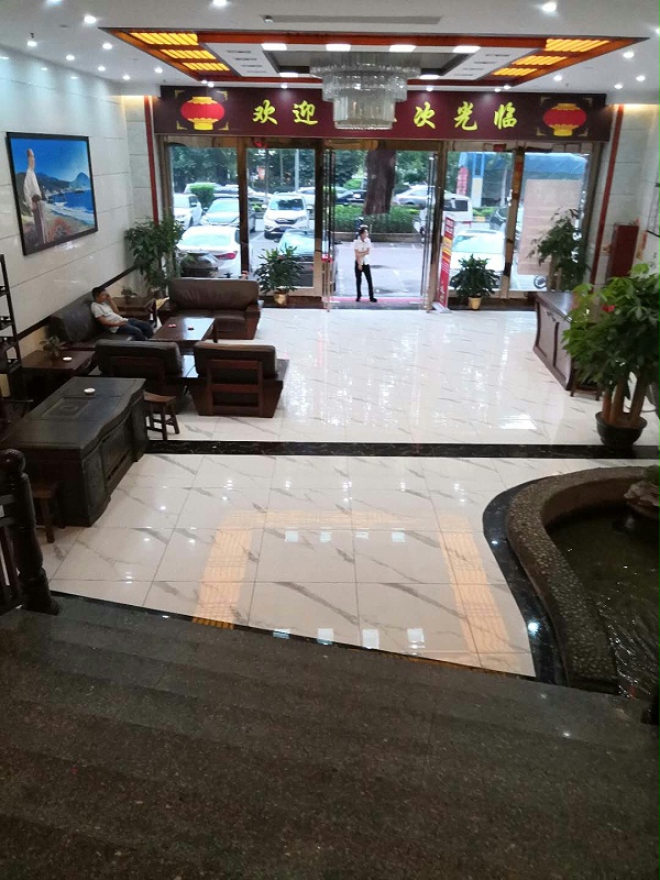 酒店桌椅