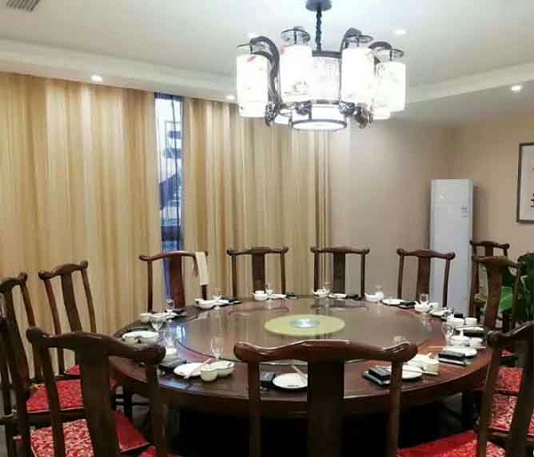 饭店桌椅