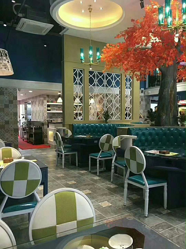 连锁店餐桌椅