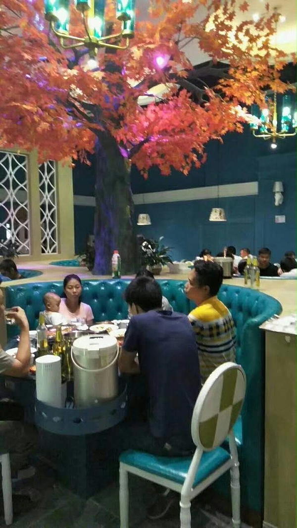连锁店餐桌椅