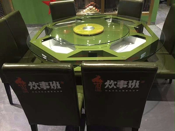 主题餐厅桌椅