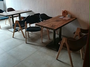 餐厅桌椅