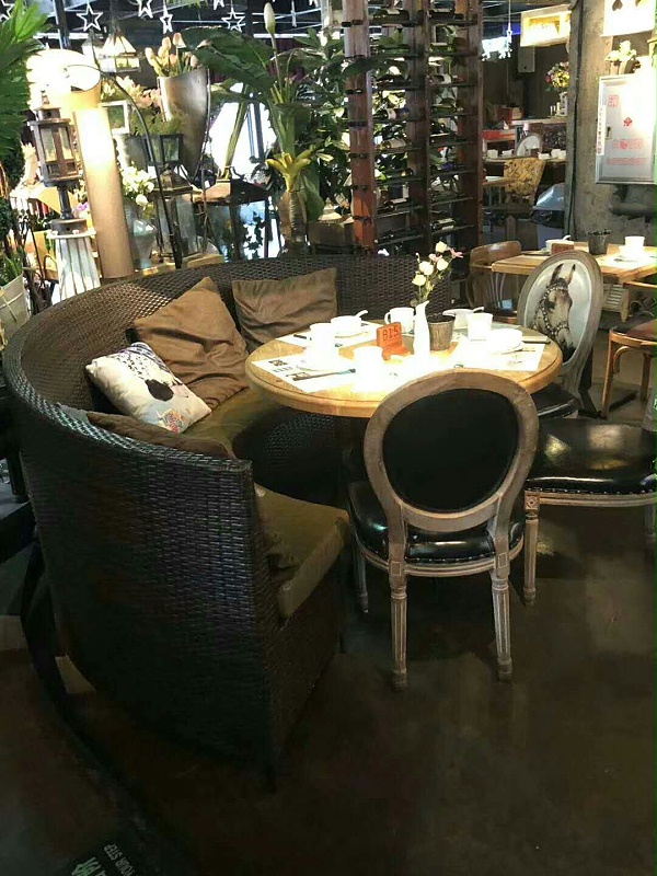 餐厅桌椅
