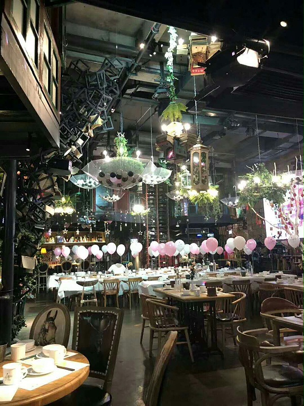 餐厅桌椅