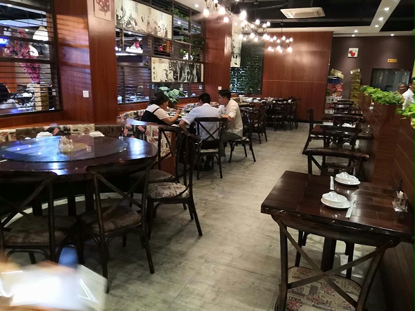 主题餐厅桌椅