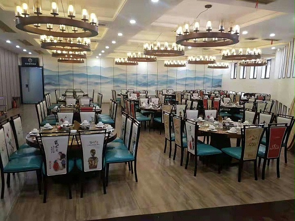 餐厅桌椅