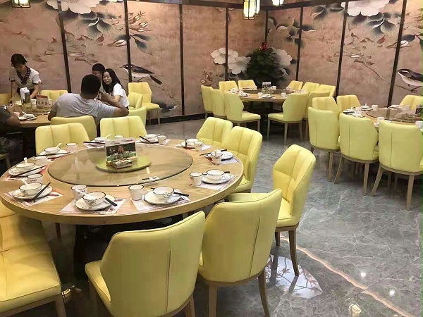 餐饮桌椅定做