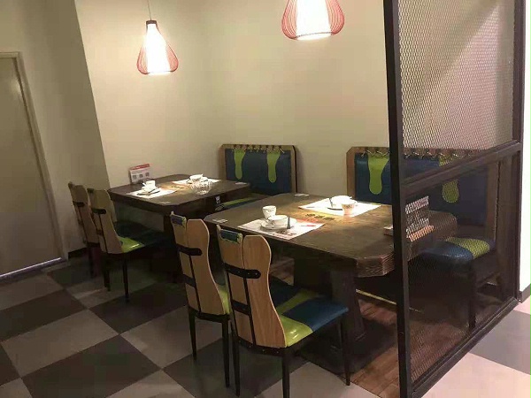 餐饮桌椅定做