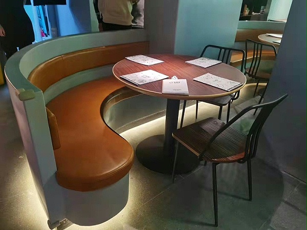 快餐厅桌椅